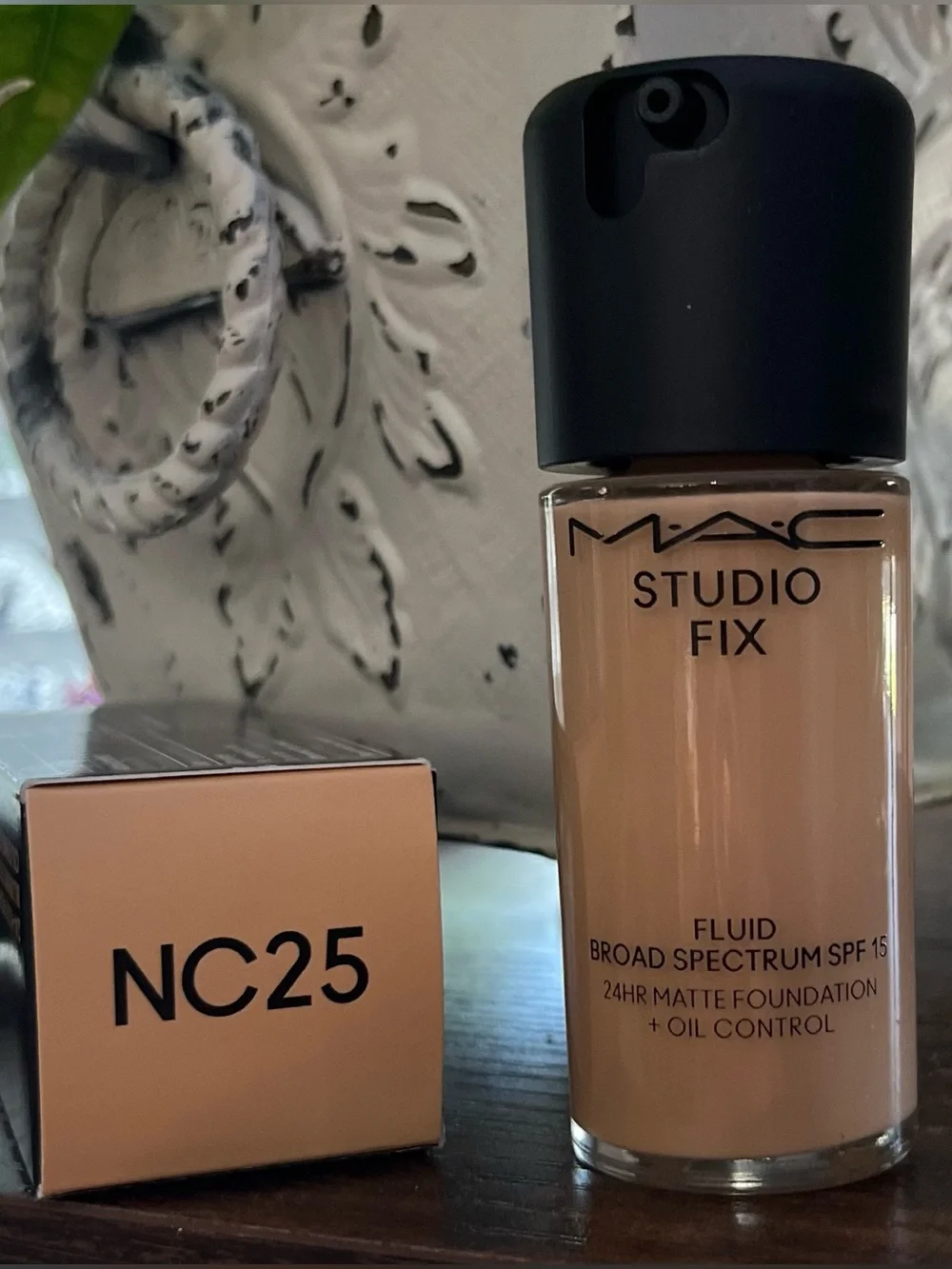 🆕 NC25 - STUDIO FIX FLUID SPF 15 24HR MATTE FOUNDATION + OIL CONTROL